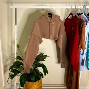 Super chic half hoodie perfect for fall
